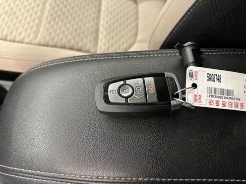 Used 2022 Ford Escape SE w/ Cold Weather Package image 14