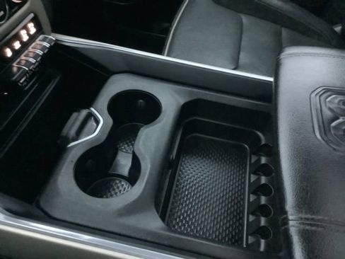 Used 2019 RAM 1500 Laramie image 32