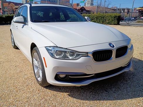 Used 2017 BMW 330i xDrive Wagon image 20