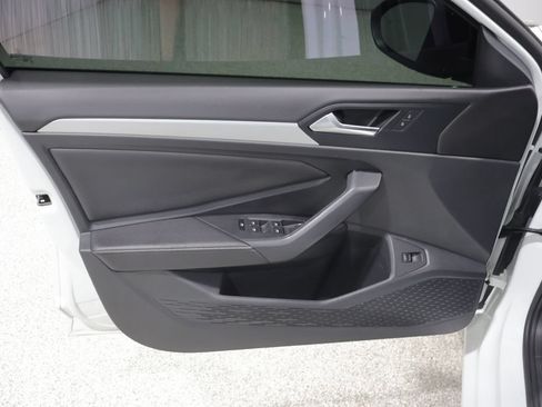 Used 2025 Volkswagen Jetta Sport FWD image 12
