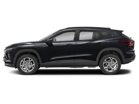Used 2025 Chevrolet Trax LT w/ LT Convenience Package FWD image 3