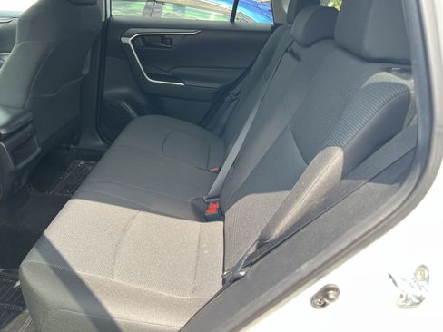 Used 2021 Toyota RAV4 LE AWD/4WD image 20