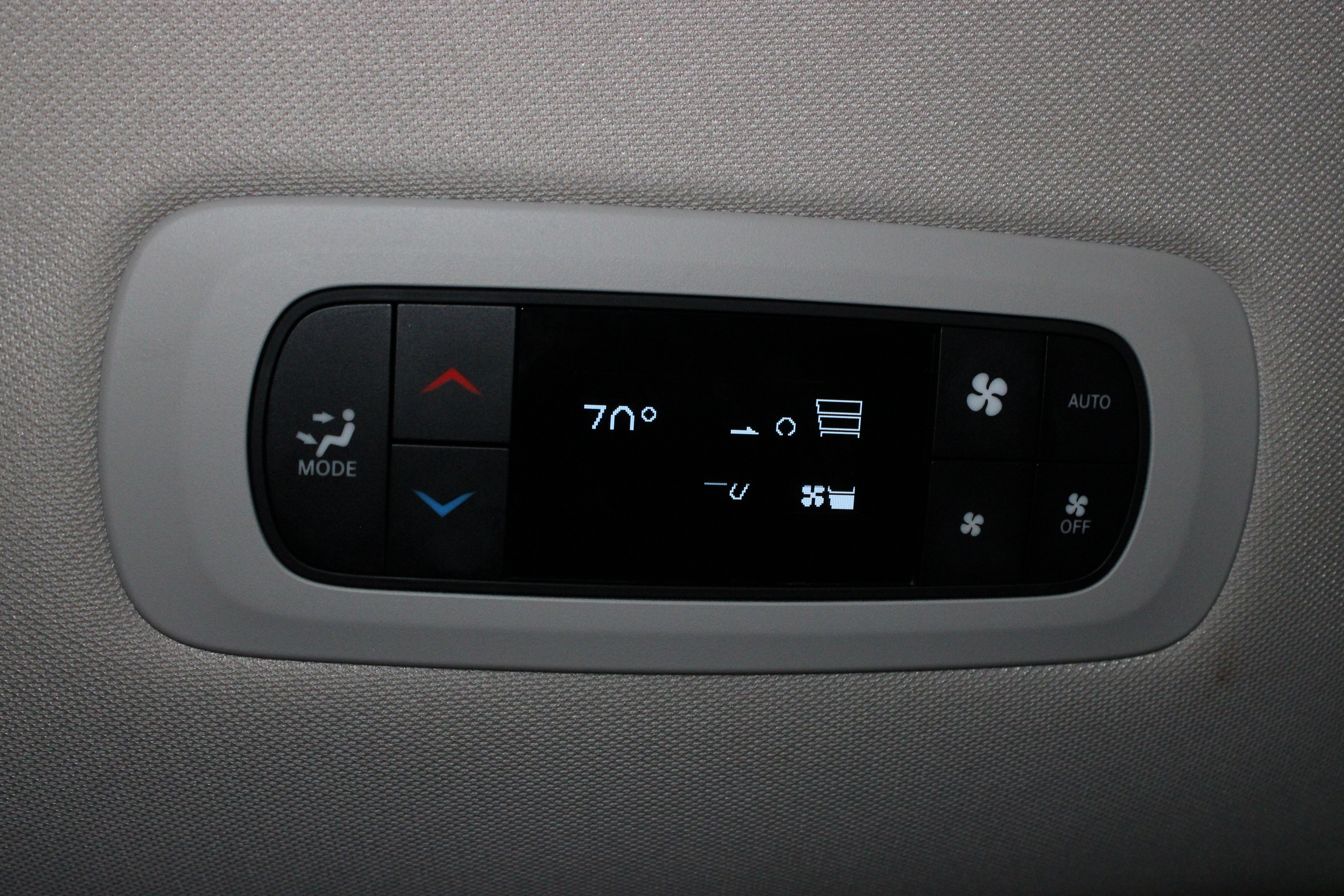 Used 2024 Chrysler Pacifica Limited FWD image 40