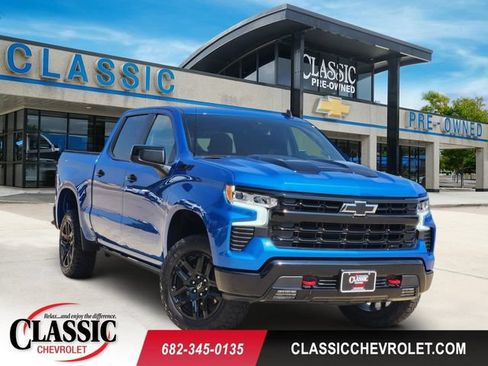 Used 2024 Chevrolet Silverado 1500 LT Trail Boss w/ Convenience Package II AWD/4WD image 1