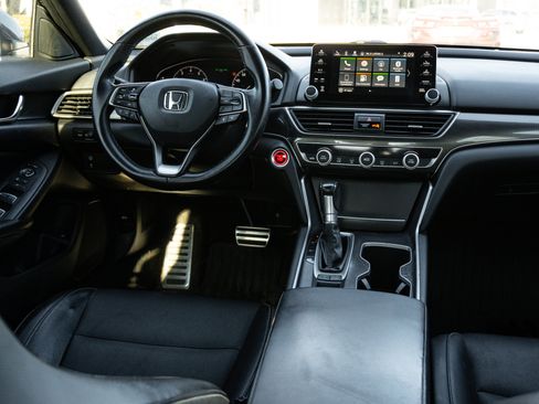 Used 2018 Honda Accord Sport image 27