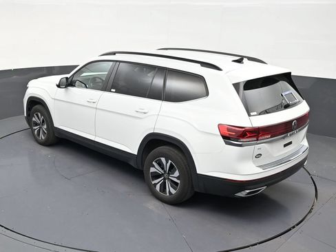 Used 2025 Volkswagen Atlas SE FWD image 14