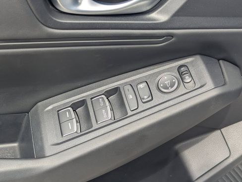 Certified 2025 Honda Accord SE image 19