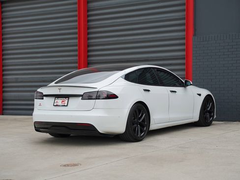 Used 2022 Tesla Model S image 8
