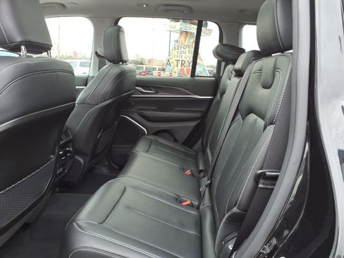 Used 2023 Jeep Grand Cherokee 4WD 4xe image 13