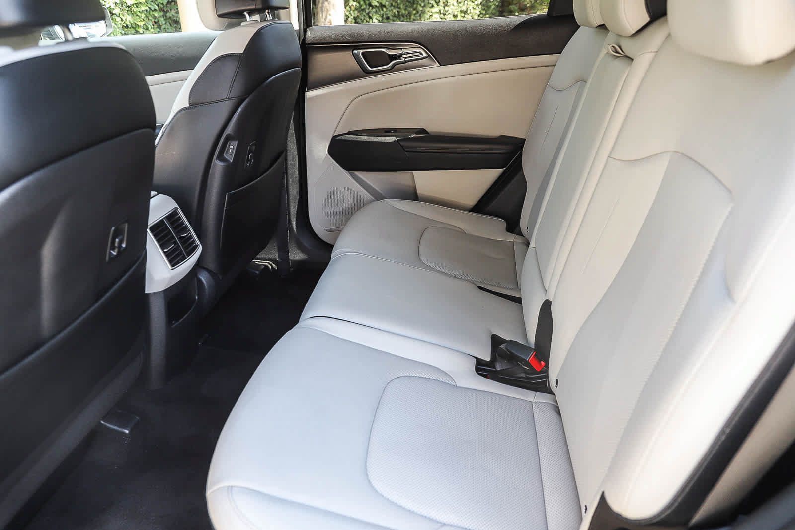 Used 2023 Kia Sportage EX FWD image 18