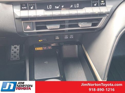 Used 2025 Toyota Camry XSE FWD image 19