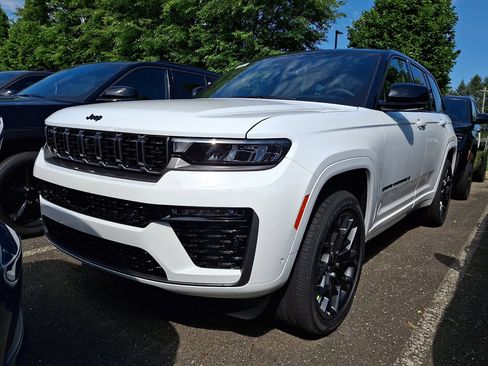 New 2026 Jeep Grand Cherokee Summit AWD/4WD image 1