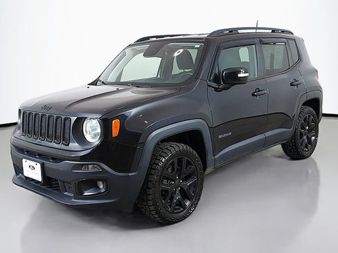 Used 2018 Jeep Renegade Altitude AWD/4WD image 7