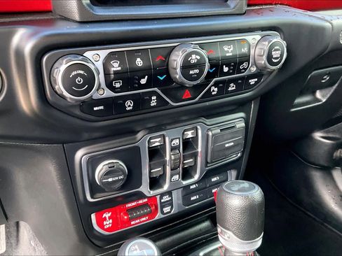 Used 2021 Jeep Wrangler Unlimited Rubicon AWD/4WD image 31