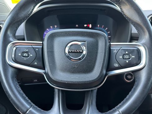 Certified 2023 Volvo XC40 B4 Ultimate FWD image 28