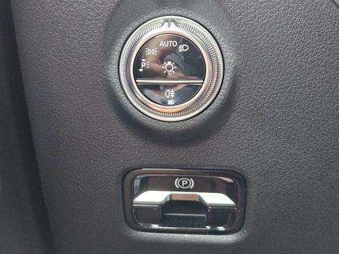 Used 2026 Mercedes-Benz CLE 53 AMG 4MATIC Cabriolet image 18