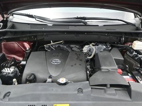 Used 2019 Toyota Highlander Limited Platinum FWD image 18
