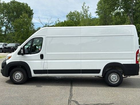 Used 2026 RAM ProMaster 2500 w/ Convenience Group FWD image 4