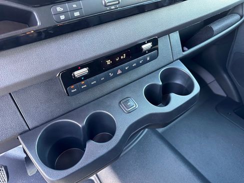 Used 2025 Mercedes-Benz Sprinter 2500 image 18