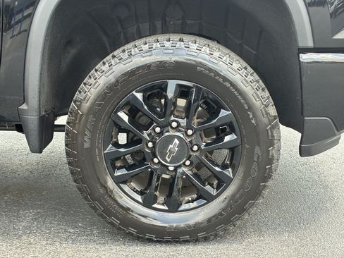 Used 2026 Chevrolet Silverado 2500 Custom w/ Custom Value Package AWD/4WD image 6