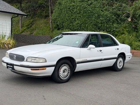 Used 1999 Buick Le Sabre Custom FWD image 1