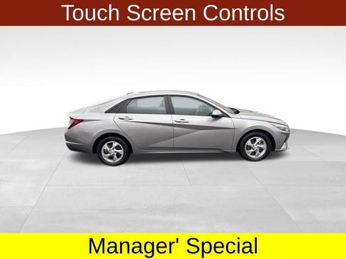 Used 2023 Hyundai Elantra SE image 8