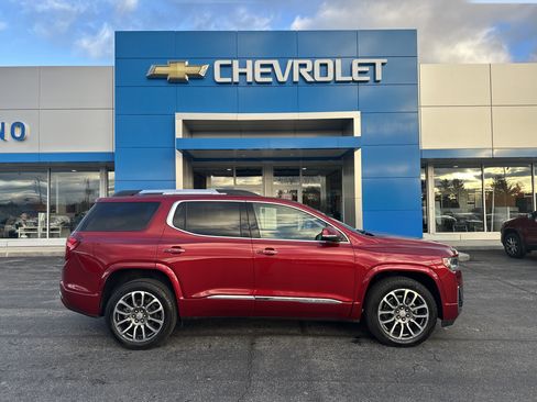 Certified 2022 GMC Acadia Denali w/ Trailering Package image 1