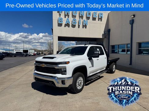 Used 2024 Chevrolet Silverado 2500 LT w/ Convenience Package AWD/4WD image 1