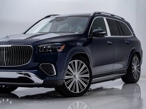 Used 2026 Mercedes-Benz Maybach GLS 600 4MATIC image 2