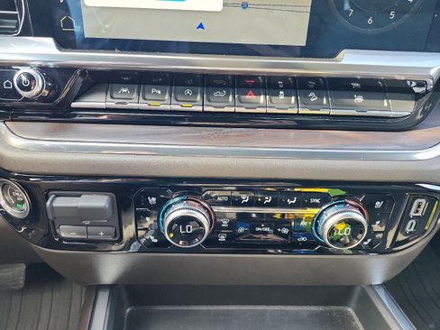 Certified 2024 GMC Sierra 1500 SLT w/ SLT Premium Plus Package image 23