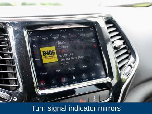 Used 2019 Jeep Cherokee Overland w/ Technology Group AWD/4WD image 33