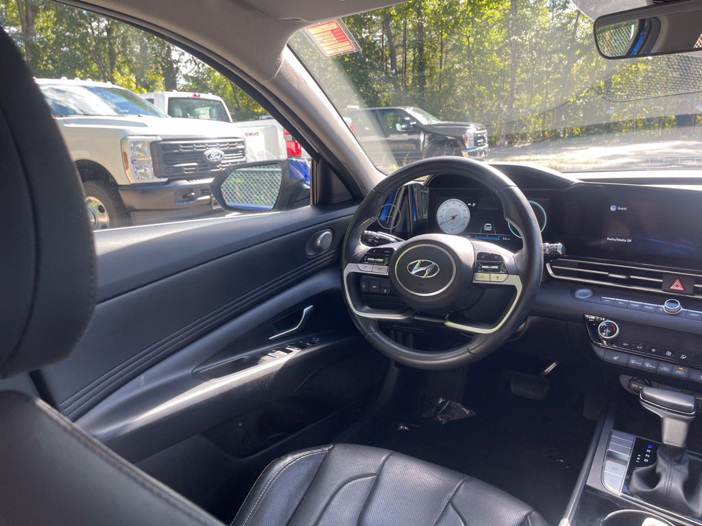 Used 2022 Hyundai Elantra Limited FWD image 8
