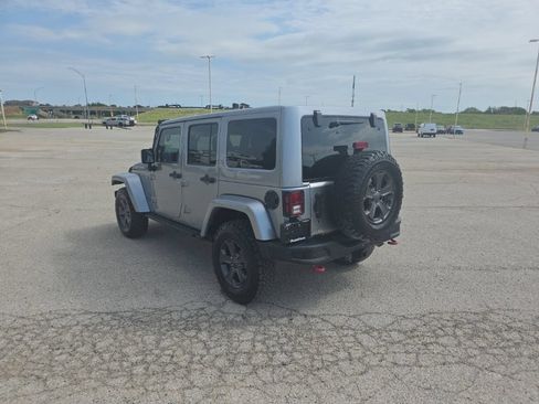 Used 2017 Jeep Wrangler Unlimited Rubicon AWD/4WD image 5