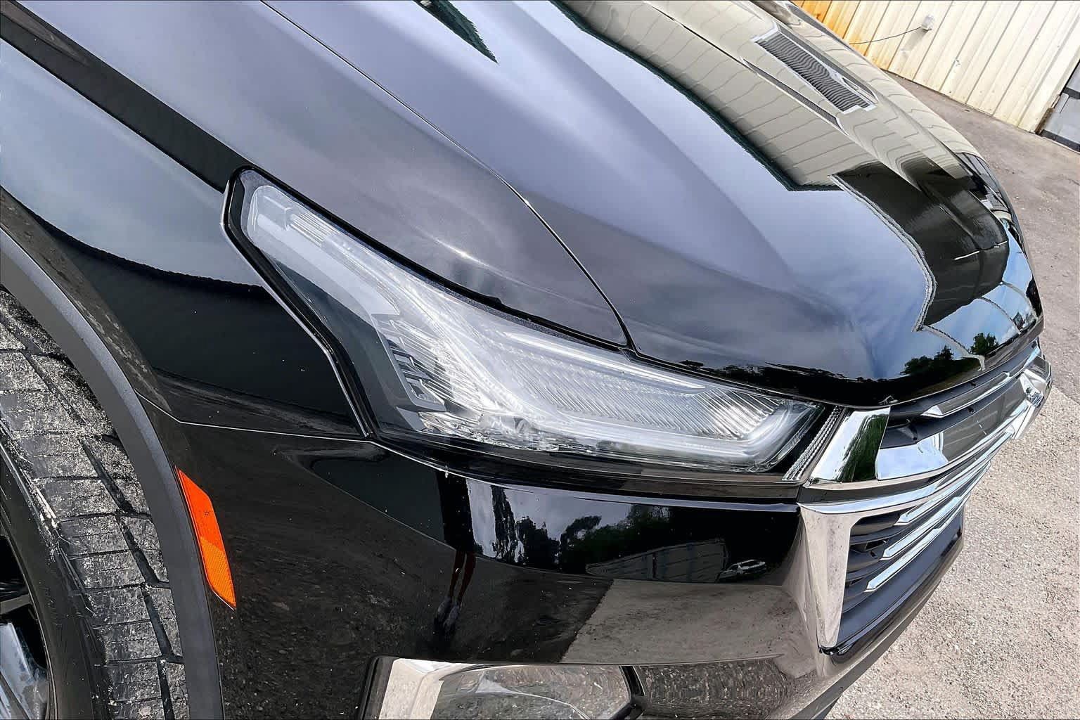 Used 2023 Chevrolet Traverse LT FWD image 28
