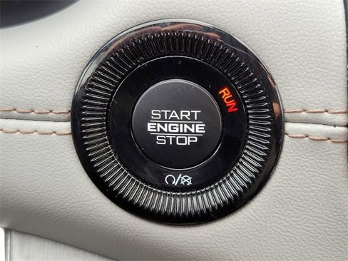 Used 2024 Jeep Compass Limited image 23