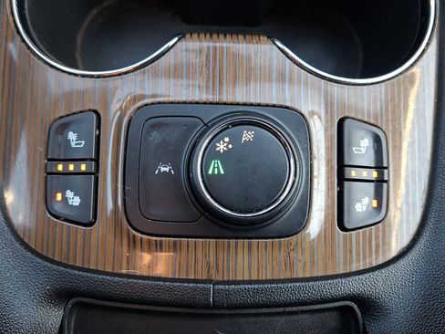 Used 2021 GMC Acadia SLE w/ Driver Convenience Package image 25