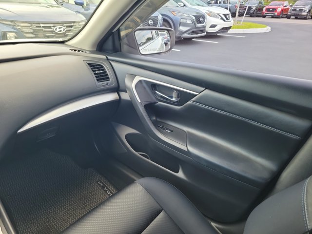 Certified 2017 Nissan Altima 2.5 SR FWD image 16