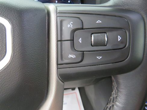 Used 2022 GMC Yukon XL Denali w/ Advanced Technology Package image 19