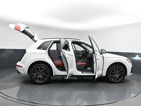 Used 2023 Audi SQ5 Premium Plus w/ Premium Plus Package AWD/4WD image 24