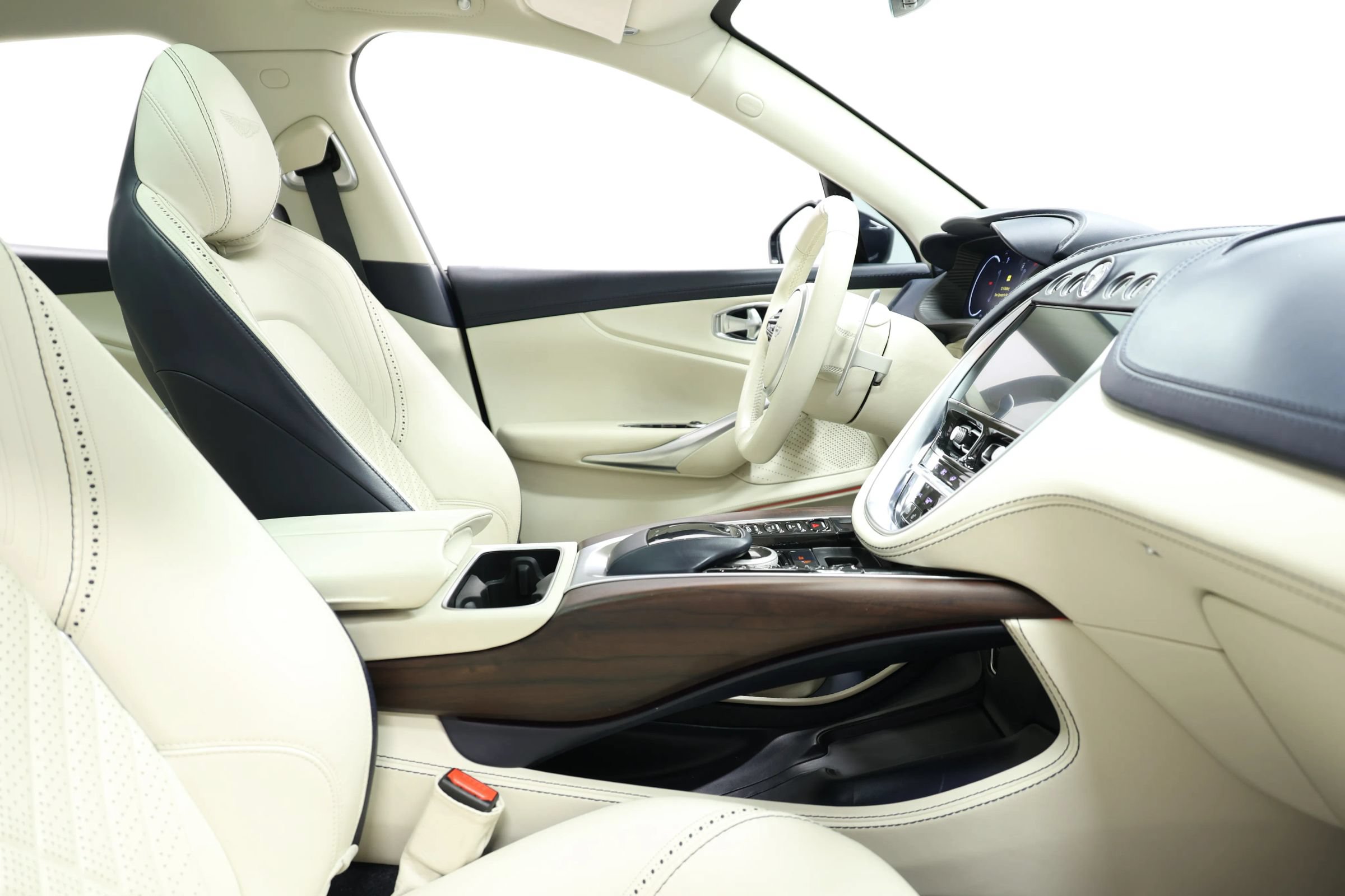 Used 2021 Aston Martin DBX AWD/4WD image 83