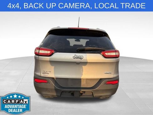 Used 2018 Jeep Cherokee Latitude w/ Cold Weather Group AWD/4WD image 5