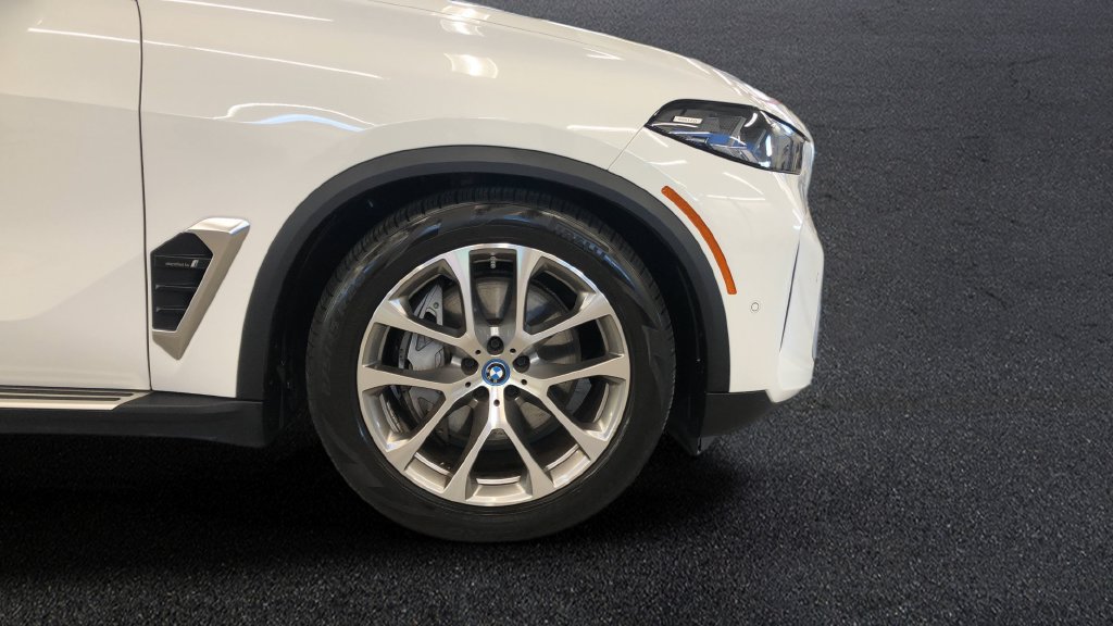 Used 2024 BMW X5 xDrive50e AWD/4WD image 23