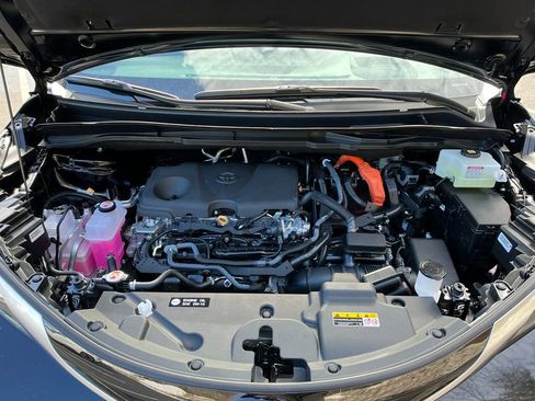 New 2026 Toyota Sienna Platinum image 25