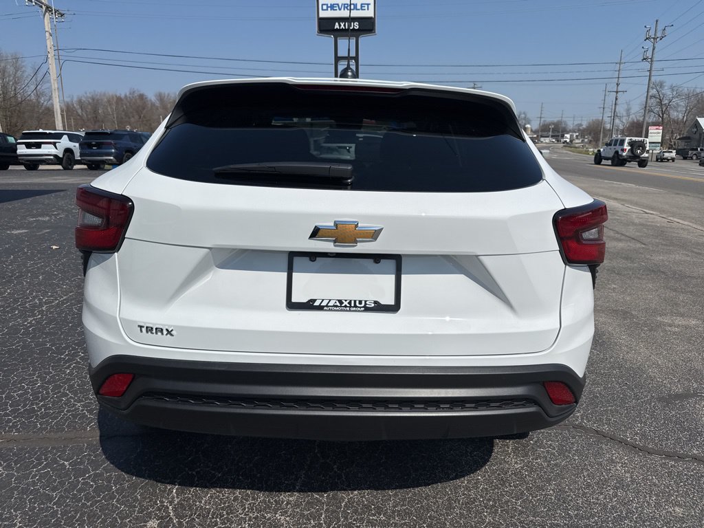 New 2026 Chevrolet Trax LS w/ LS Convenience Package FWD image 6