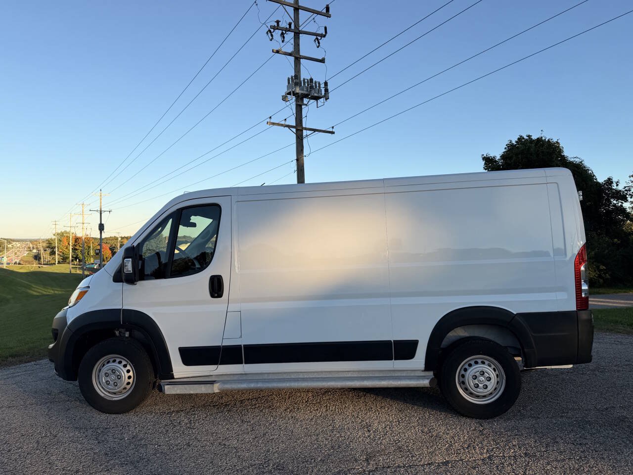 Used 2025 RAM ProMaster 2500 w/ U-Haul Equipment Group FWD image 2