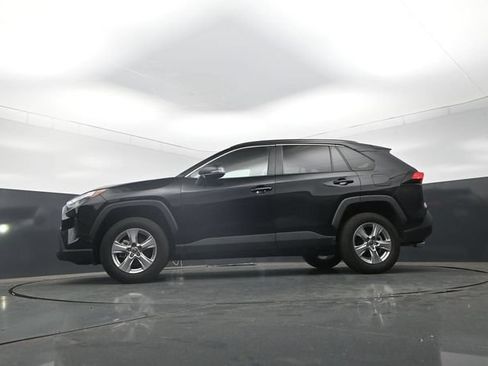 Used 2025 Toyota RAV4 XLE FWD image 25