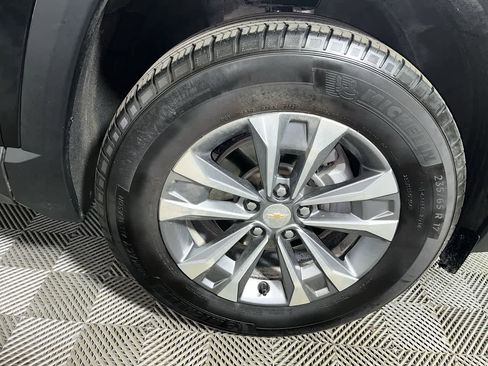 Used 2025 Chevrolet Equinox LT w/ Safety and Technology Package AWD/4WD image 10