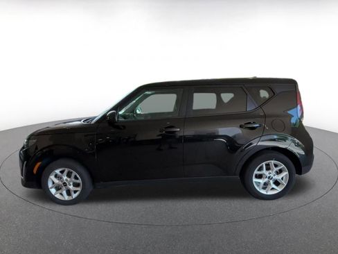 Used 2025 Kia Soul LX w/ LX Technology Package FWD image 8