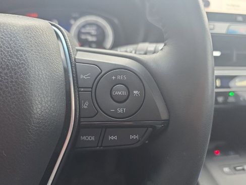 Used 2024 Toyota Venza Limited image 21