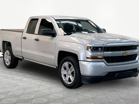 Used 2016 Chevrolet Silverado 1500 Custom w/ Custom Convenience Package RWD image 3